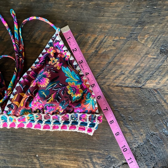 3/$15 🥳 Xhilaration floral embroidered triangle bikini top - Picture 4 of 12